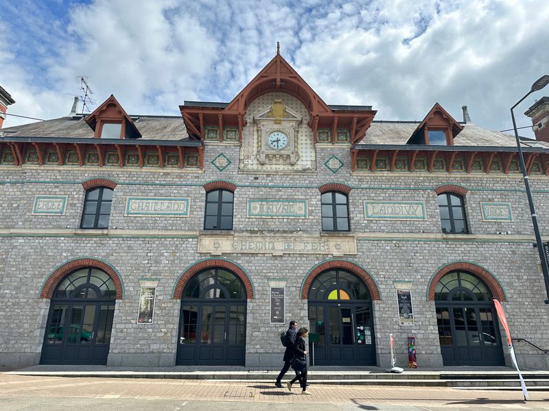 Du Centre ville au Camping de Coupeau par la Voie Verte Laval Renazé